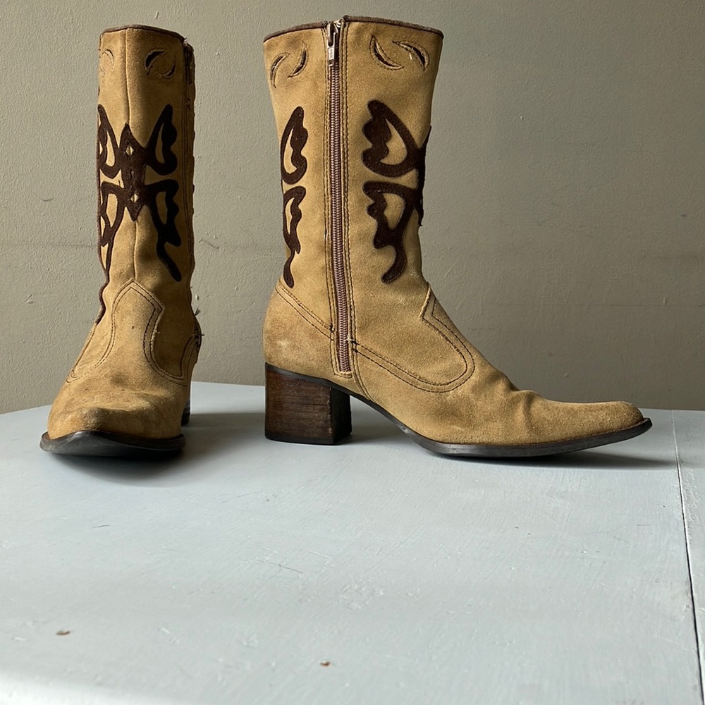 Bee Fly Suede Boots women’s size 8